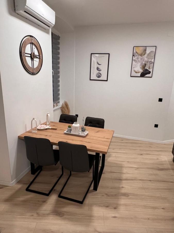 La Guardia Apartment *