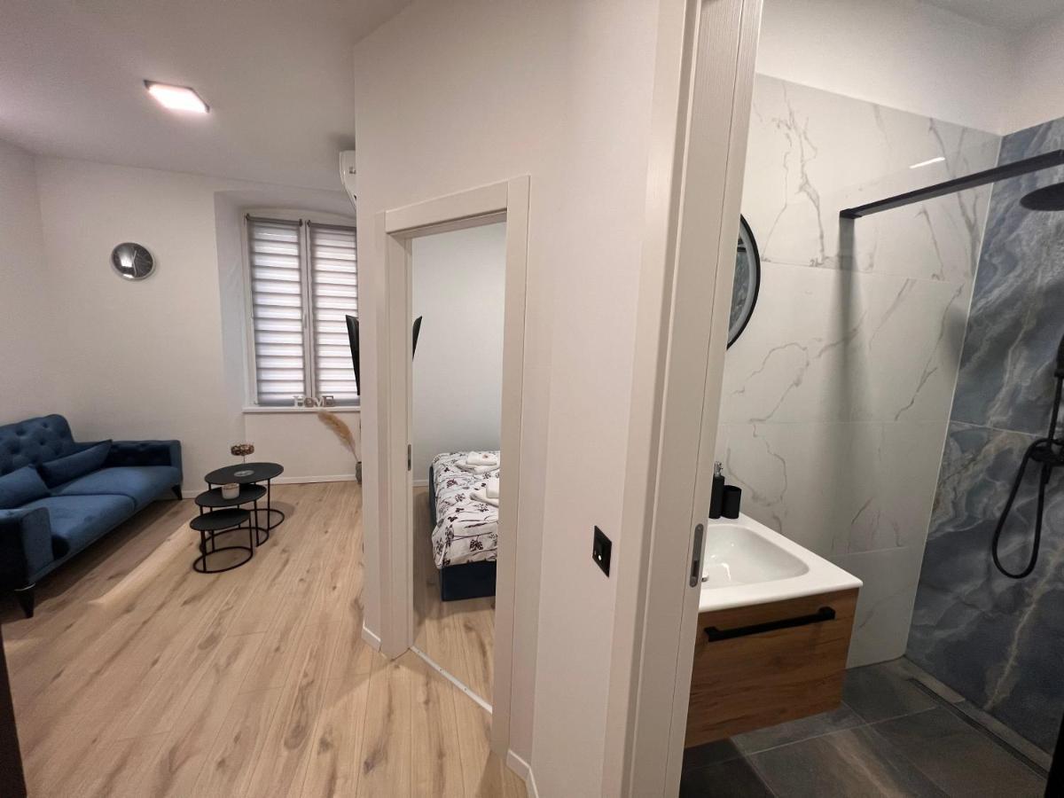 La Guardia Apartment *