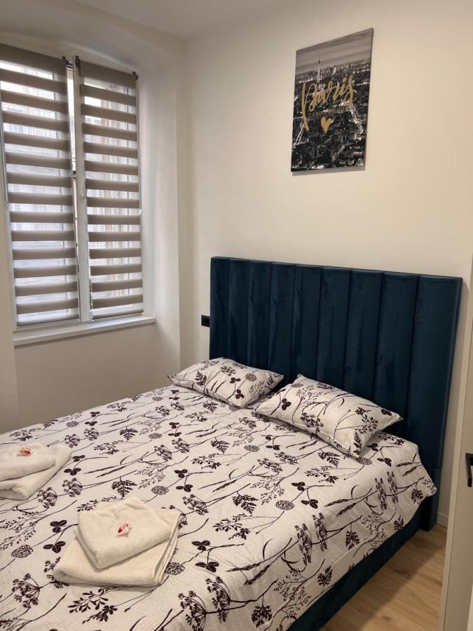 La Guardia Apartment *