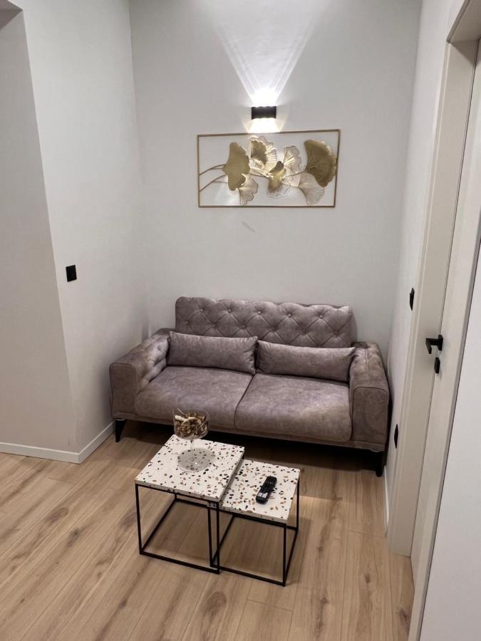 La Guardia Apartment