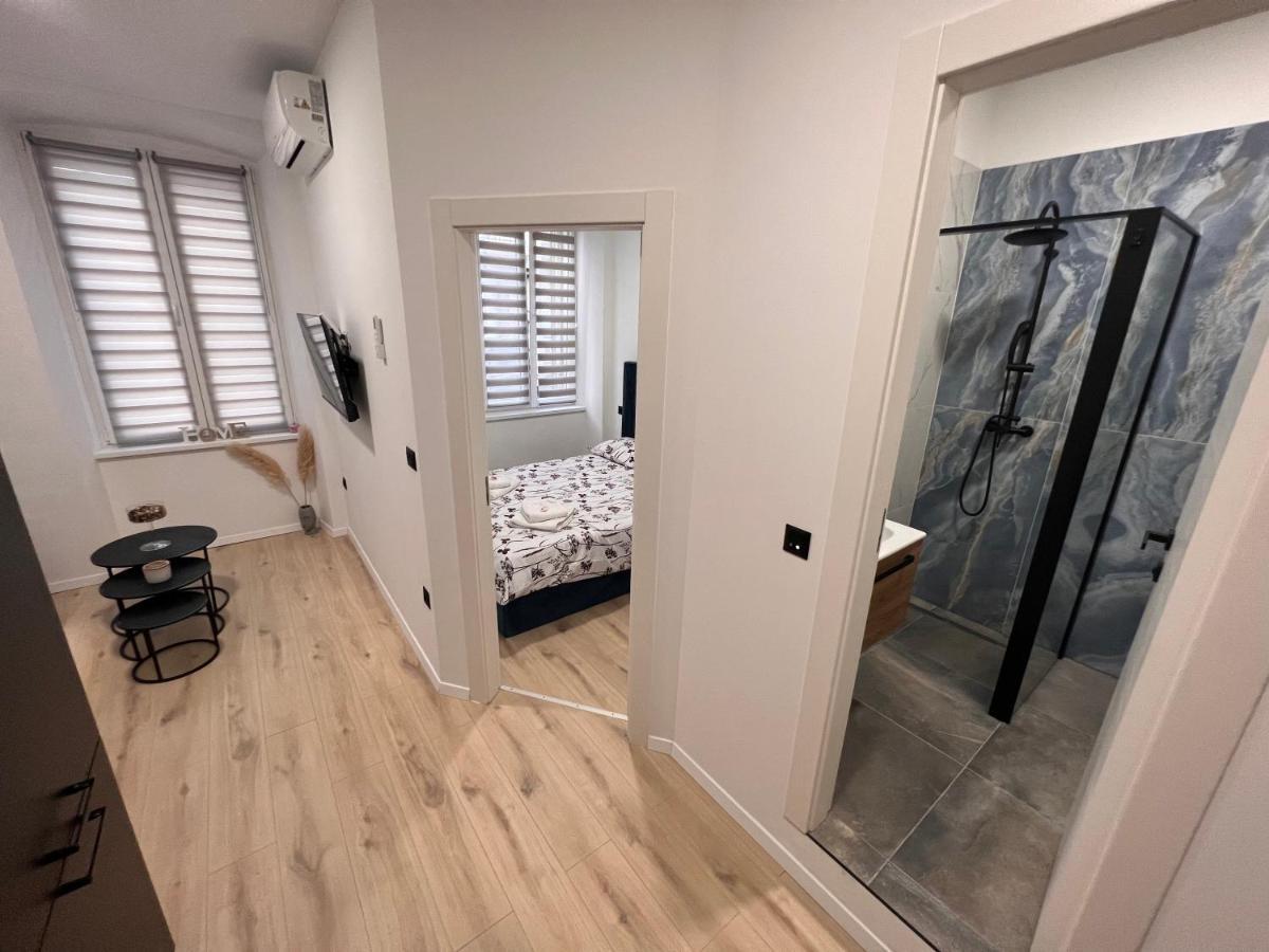 La Guardia Apartment *